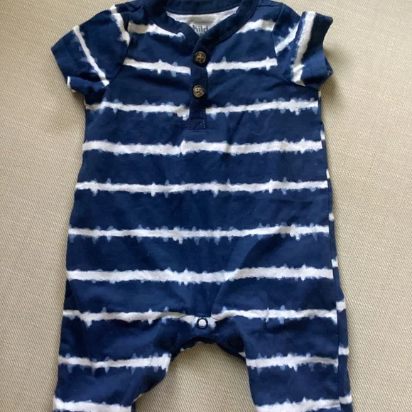 Baby bundle newborn items - Picture 3 of 6